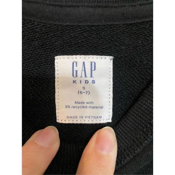 Youth boys size small 6/7 black‎ gap sweatshirt - Picture 3 of 4